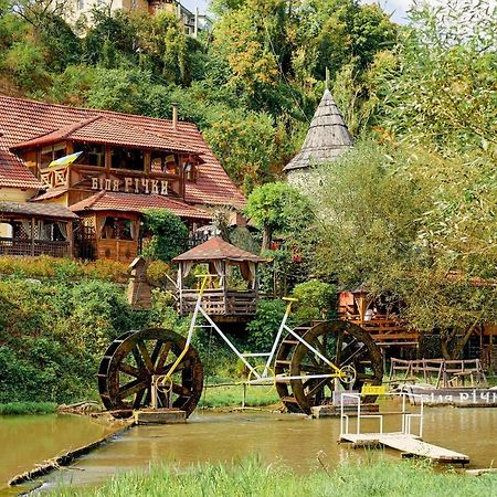 Bilya Richky Hotel カームヤネツィ・ポジーリシクィイ エクステリア 写真