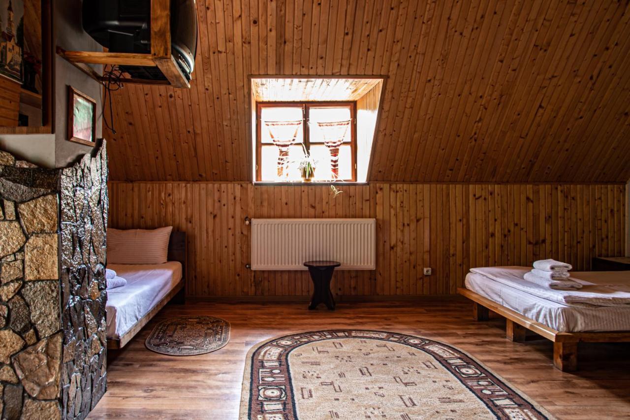 Bilya Richky Hotel カームヤネツィ・ポジーリシクィイ エクステリア 写真